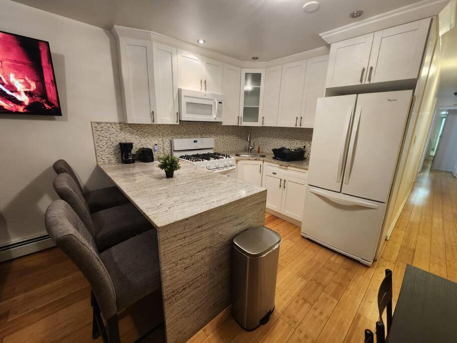 Cosy Modern Home Mins To Nyc! Union City Εξωτερικό φωτογραφία